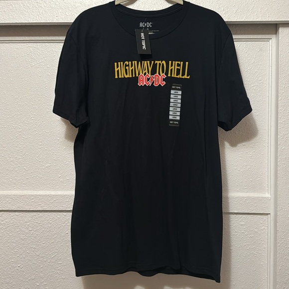 AC/DC L graphic Tshirt  hot topic - Picture 3 of 4
